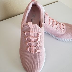 Skecher's sneakers with memory foam